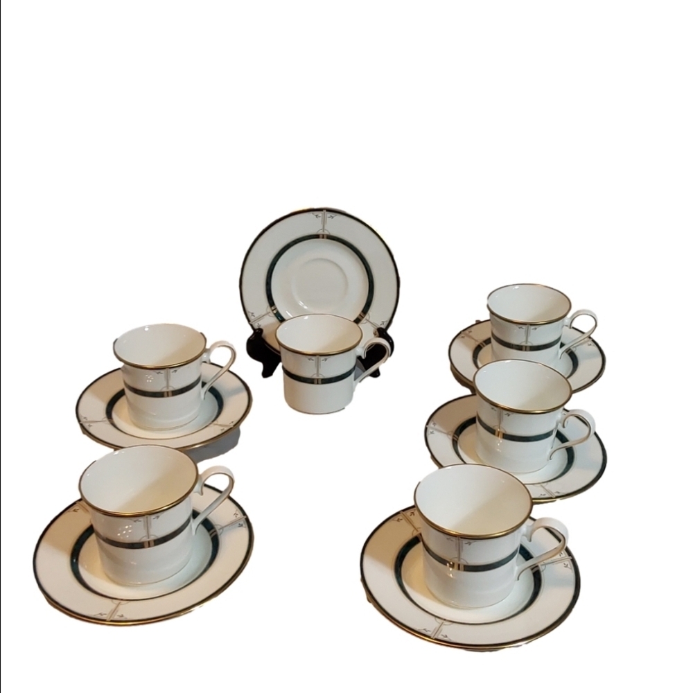 MIKASA BONE CHINA CAR38 REGALAIRE DEMI TASSE‎ & SAUCER